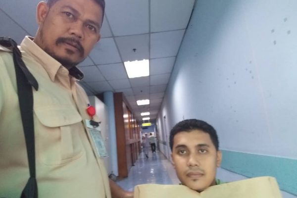 Menziarahi Ahli yang masuk wad
