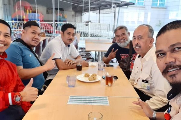 Meraikan Ahli KPPKKSM yang bersara