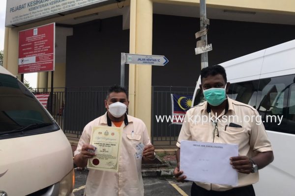 Penyerahan KAD AHLI Kepada Wakil Ahli PKD Hulu Langat