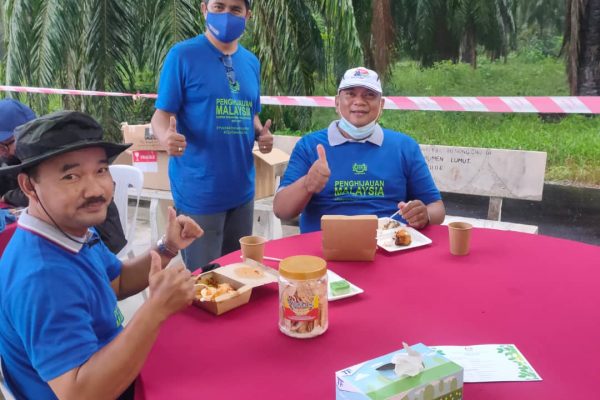 Program Penanaman 2000 Pokok Bakau di Hilir Negeri Perak