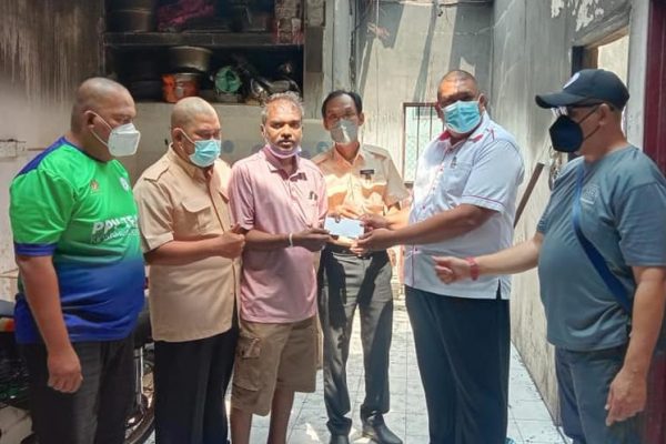 Presiden KPPKKSM Sampaikan Sumbangan AHLI Terkena Musibah Kebakaran